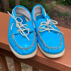 Sperry leather blue boat shoes